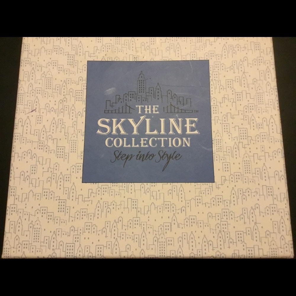 Skyline Necklace and Bracelet Set - Picture 6 of 10